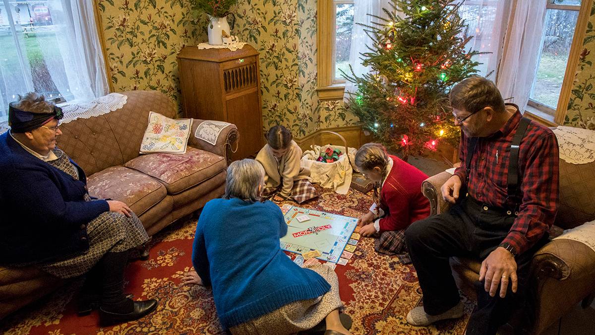 Walk Through Christmas Past: Illuminated Scenes of a 1940s Christmas